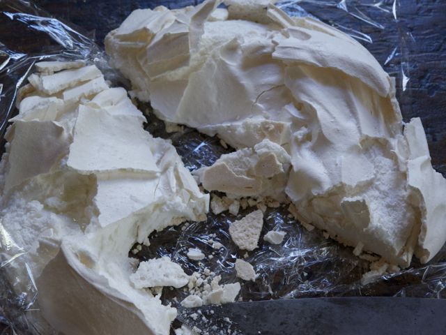 Broken meringue 790 xxx