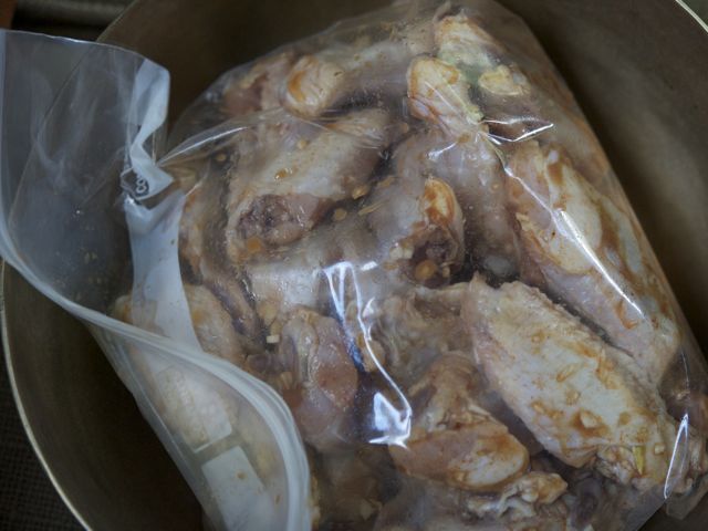 Marinating wings 790 xxx