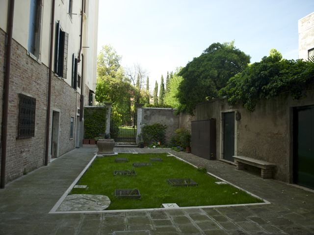 Courtyard 1 790 xxx