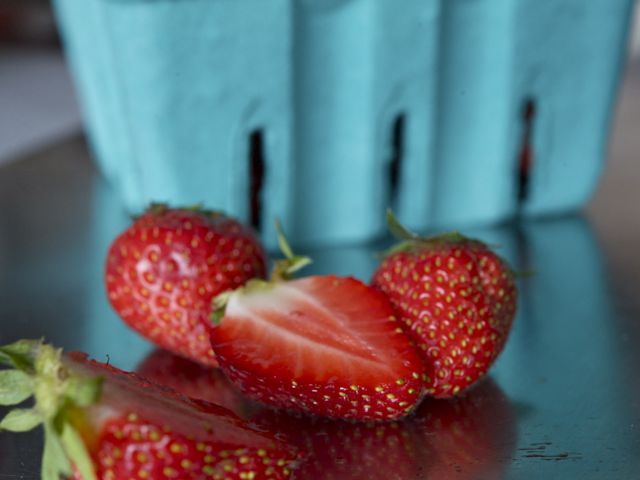 Strawberries 790 xxx