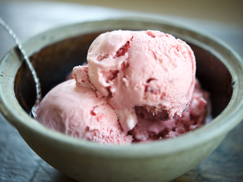 Strawberry ice cream 790 xxx